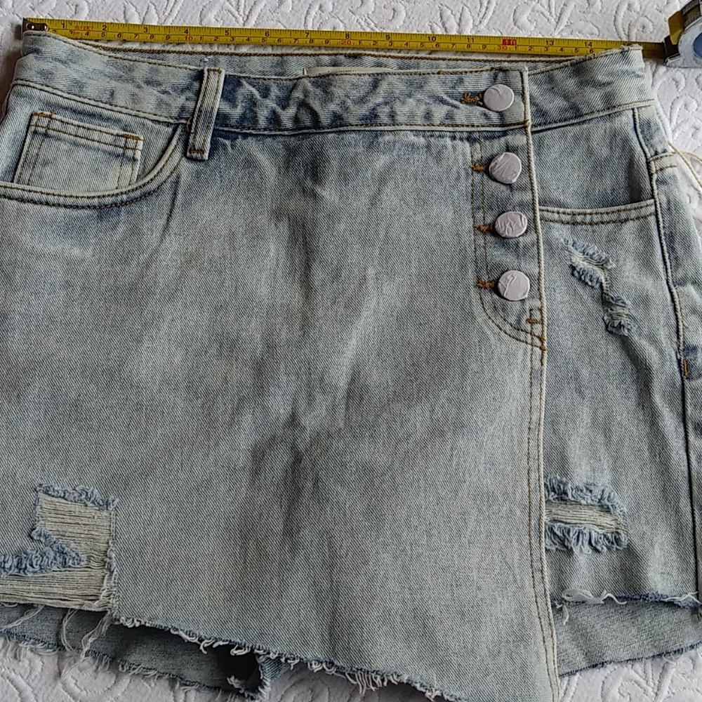 Denim skort size small - Picture 6 of 9
